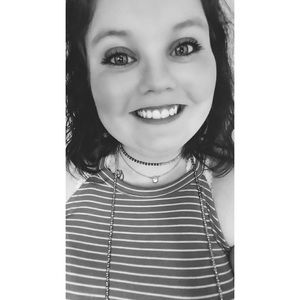 Meet your Posher, April michelle